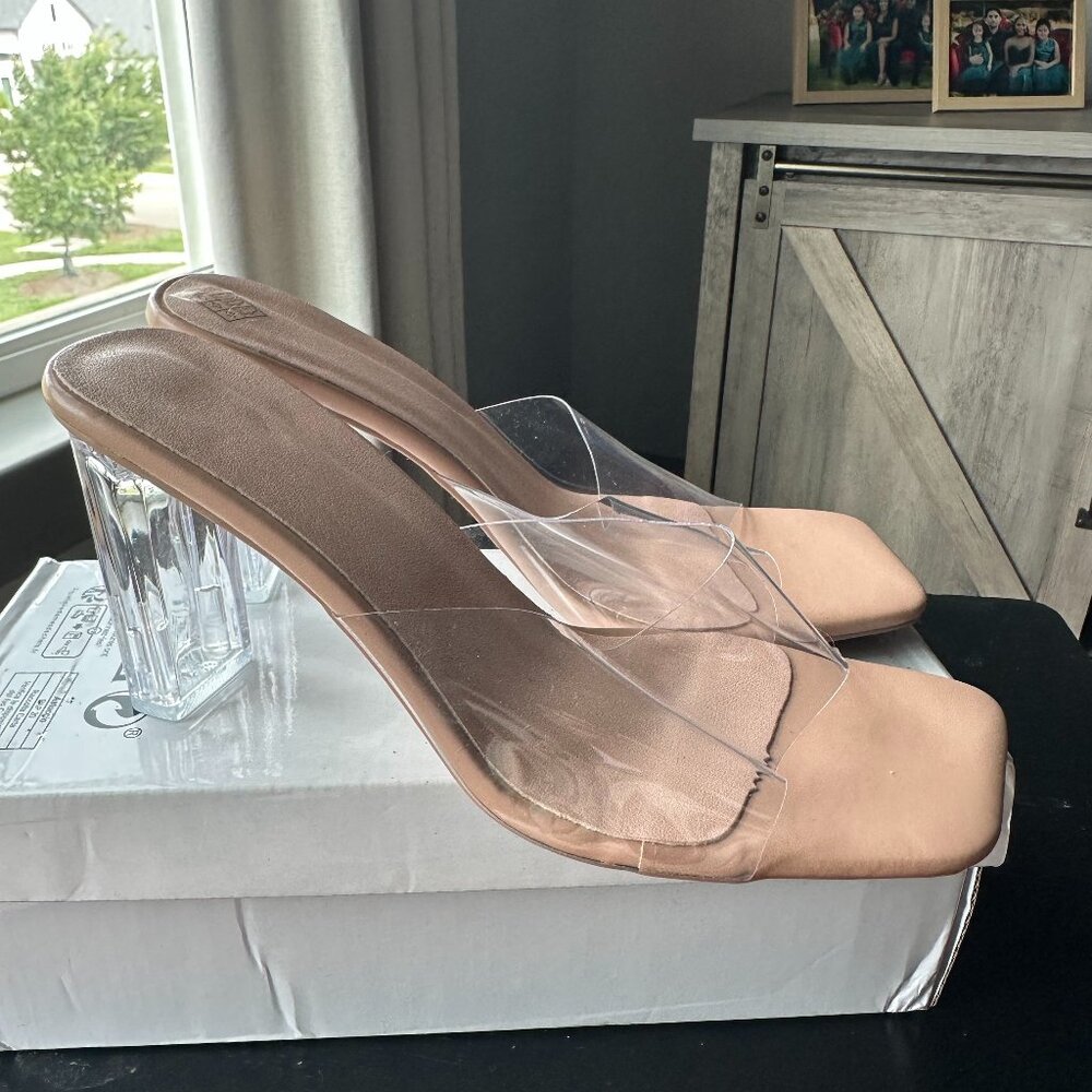 BRAND NEW NUDE HEELS